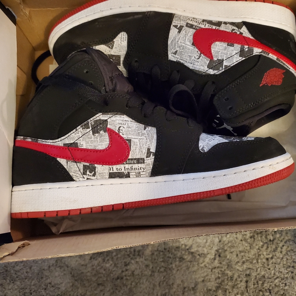 Air Jordan 1 Mid SE